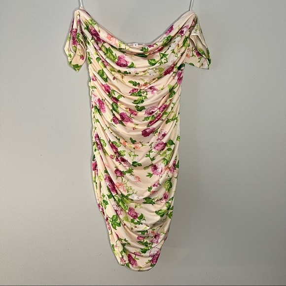 Revolve Superdown Elora Ruched Floral Mini Dress in Size S - Picture 3 of 8